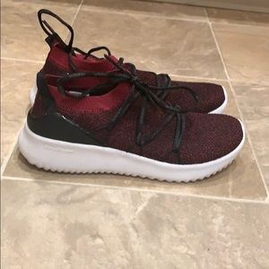 Woman’s Adidas tennis shoes